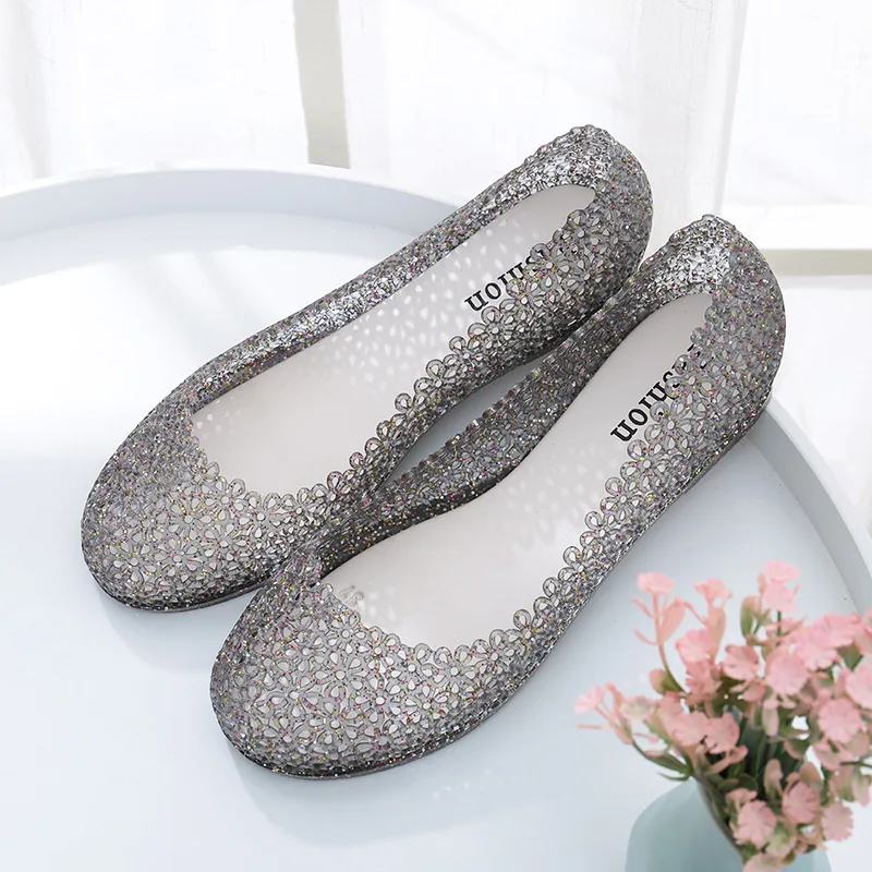 Новинка 2020 года Модные женские сандалии с вырезами обувь на плоской подошве