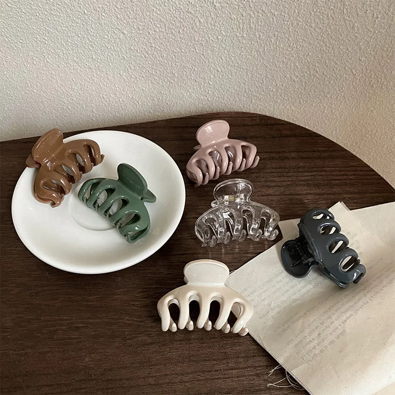 

Ruoshui Woman Korean Style Hair Claws Clips Women Barrettes Hairgrip Ornaments Hairpins Women Hair Accessories Headpieces