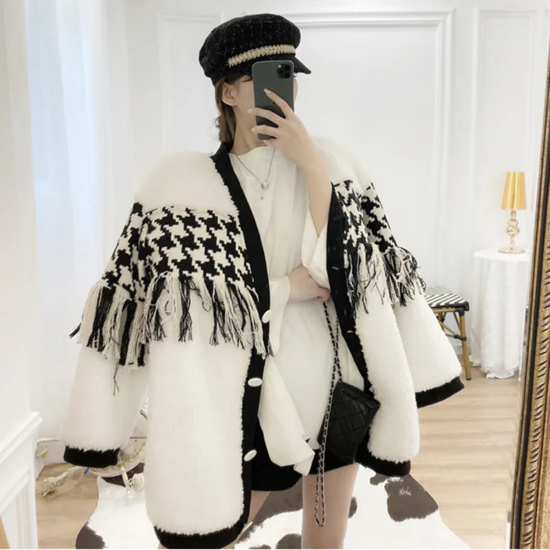 LANMREM 2019 Autumn New Women's Single-breasted Fur One-piece Sheep Shearing Jacket Lattice Stitching Fringed Plush Coat PC226 |