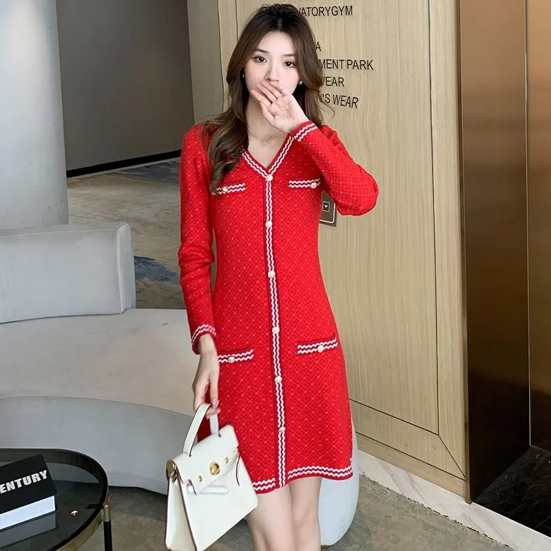 Женское трикотажное офисное платье однотонное черное с длинным рукавом высокой