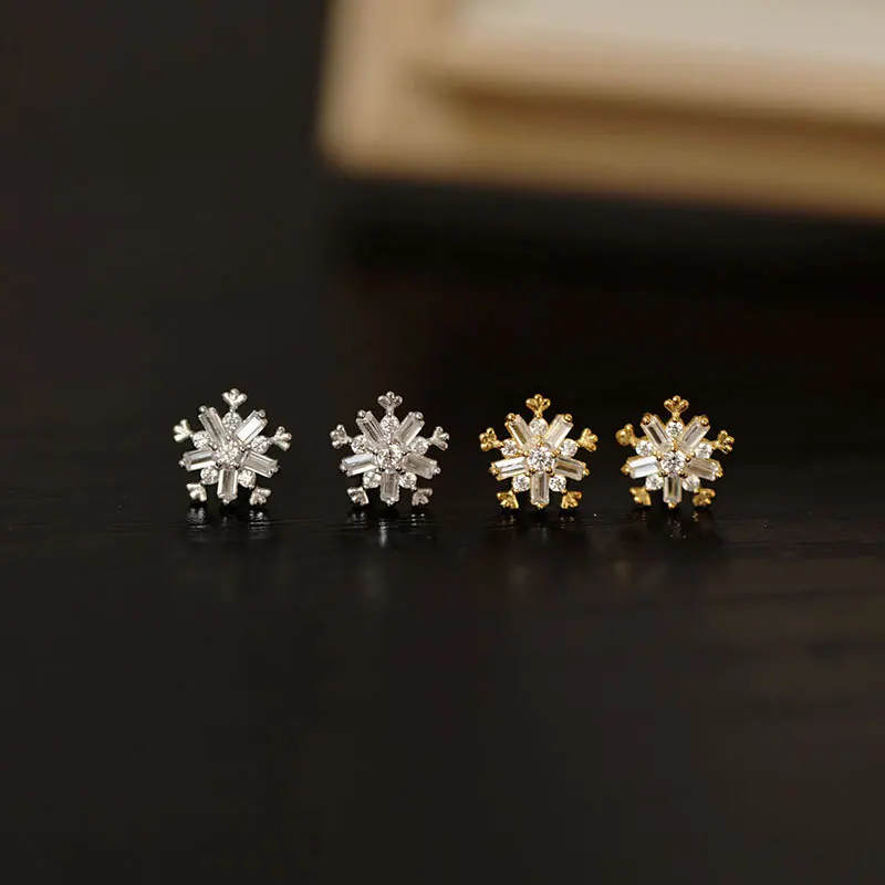 

S925 Sterling Silver Light Luxury Zircon Snowflake Stud Earrings Small Mini Earrings Simple Personality Earrings