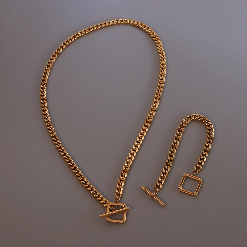 

TOSOKO Stainless Steel Jewelry Square OT Button Thick Chain Bracelet Female Hip Hop Clavicle Chain BSE237
