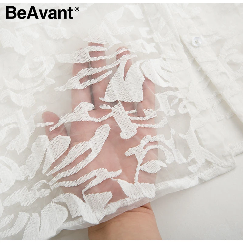 Женская винтажная блузка с вышивкой BeAvant белая длинным рукавом и пуговицами