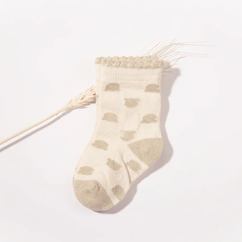 Носки для новорожденных хлопковые с жаккардовым рисунком на осень и зиму W001 |