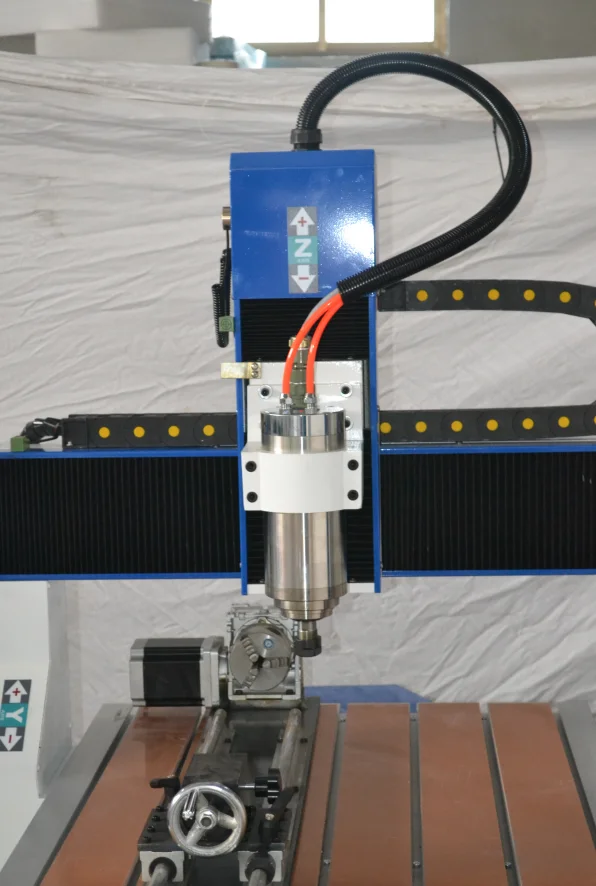 Система водяного охлаждения 6090 кВт мини 4-осевой гравировальный станок с