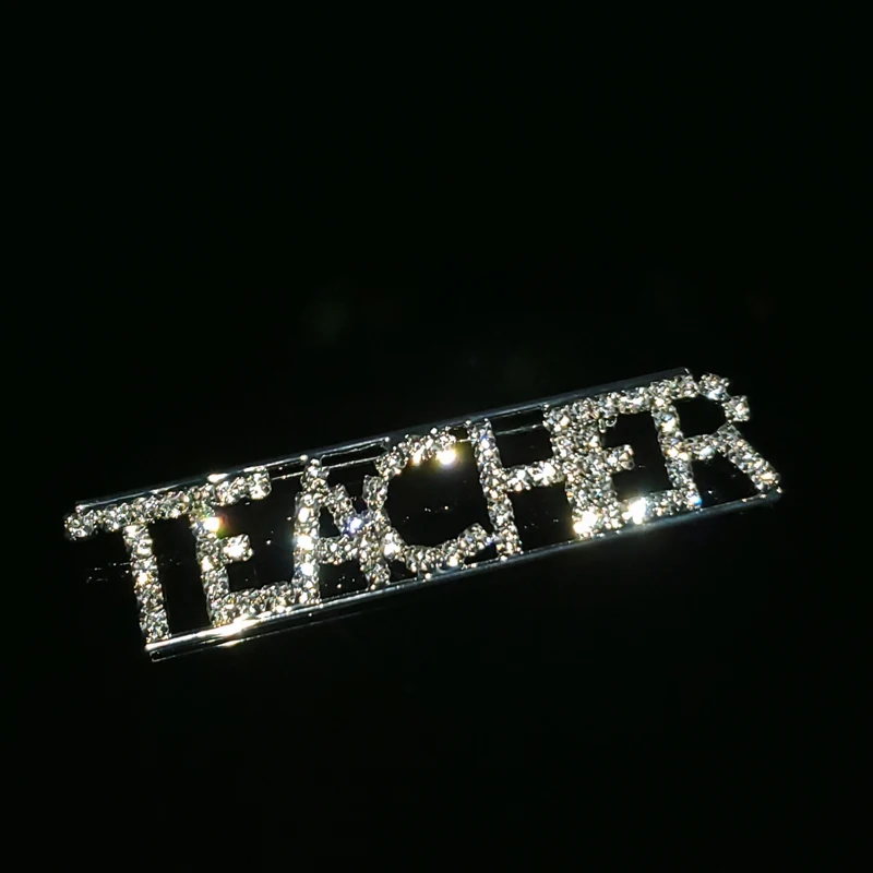 Ручной работы Ювелирная брошь &quotучителя с принтом в виде буквы штырь отворотом