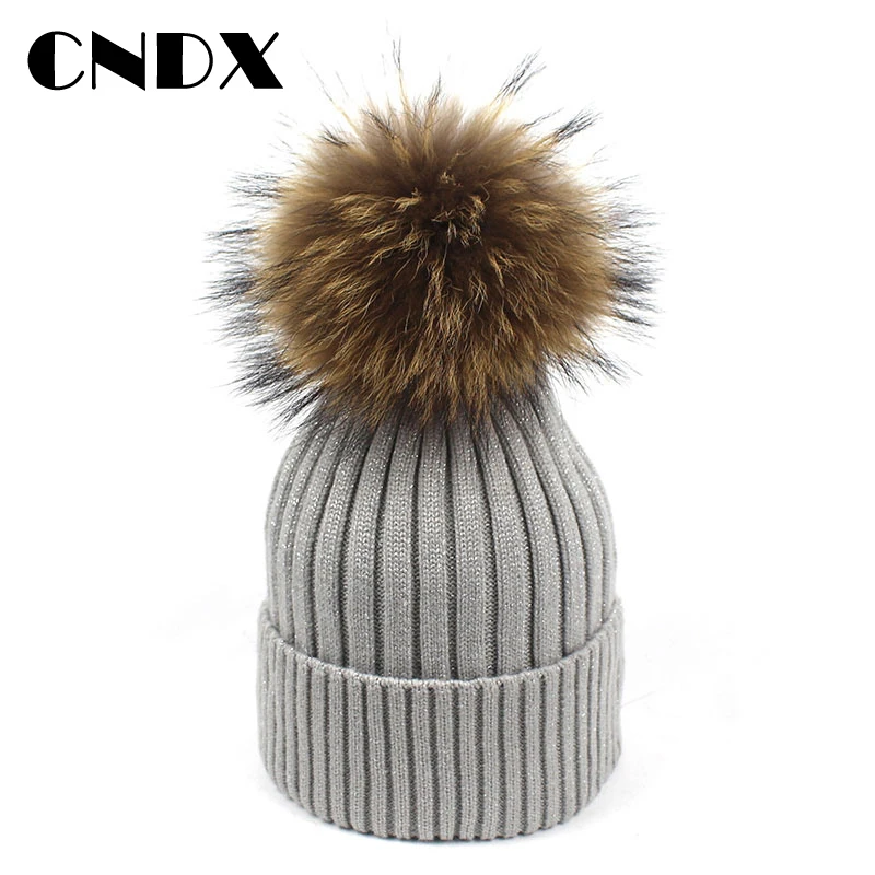 

Женская зимняя трикотажная Шапка-бини мяч из натурального меха енота, Дамская уличная трикотажная шапка, теплая вязаная шапка для девочек и...