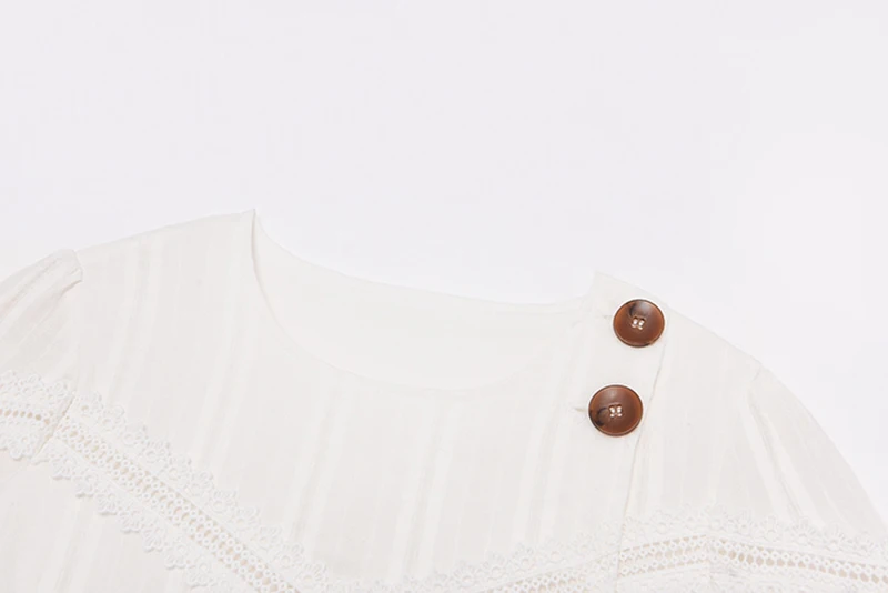 

[EAM] Women Black White Lace Spliced Button T-shirt New Round Neck Short Sleeve Fashion Tide Spring Summer 2021 1DD8982