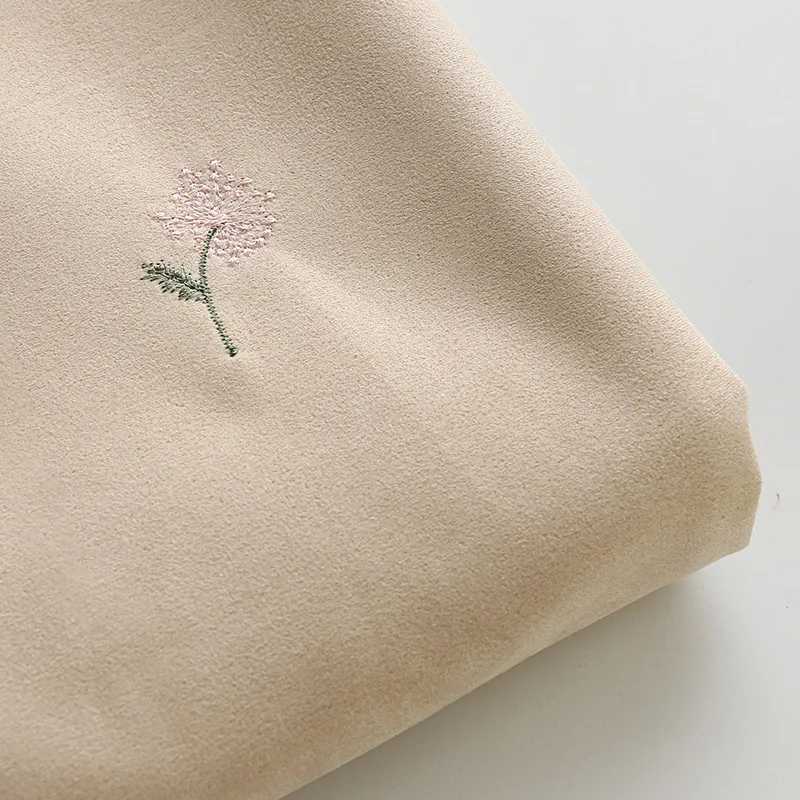 

Premium off white suede tissu Hydrangea embroidery fabric Silk smooth soft non pilling micro elastic skirt manual tissus