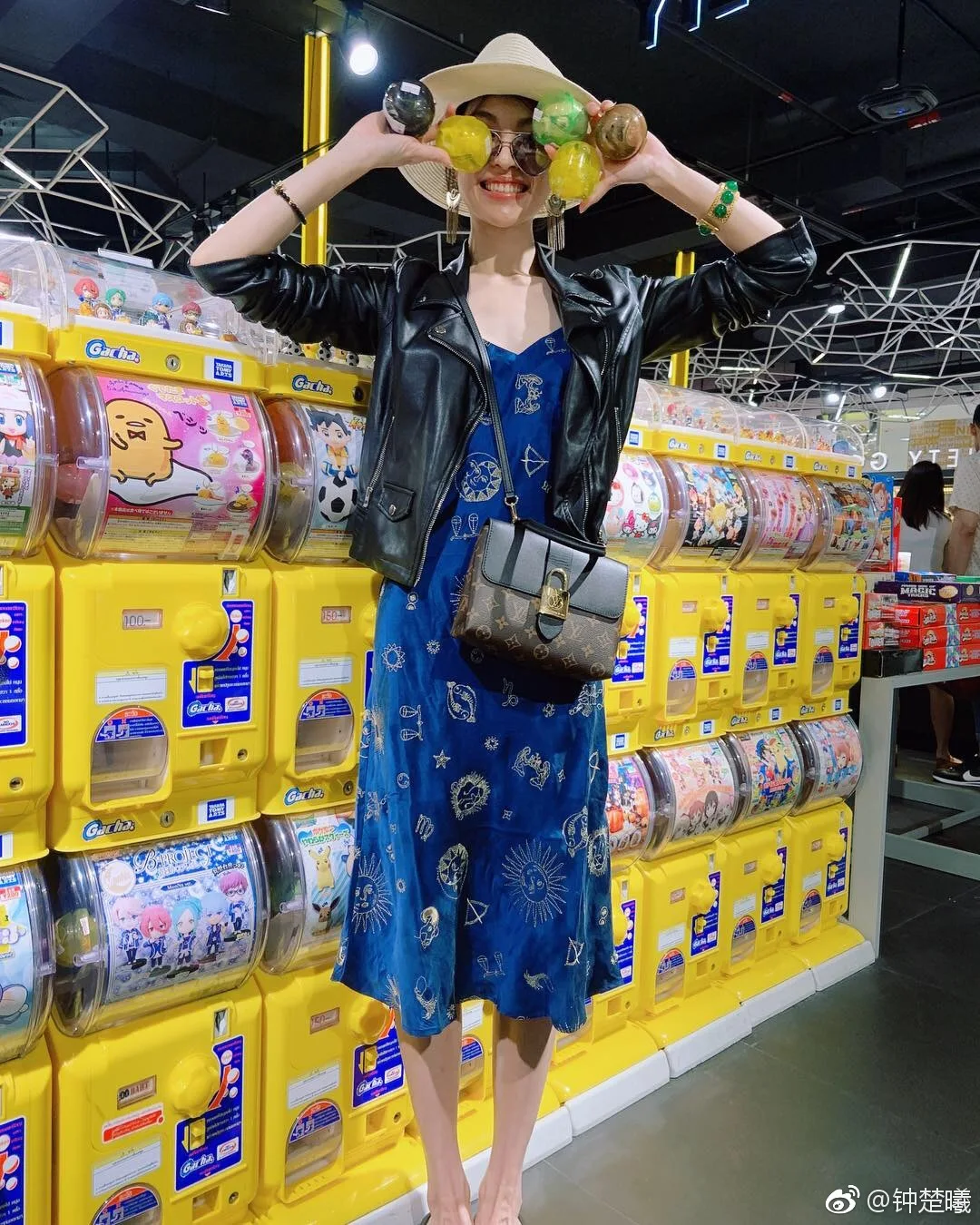 Женское платье атласное темно синее Золотое винтажное с вышивкой из 100%