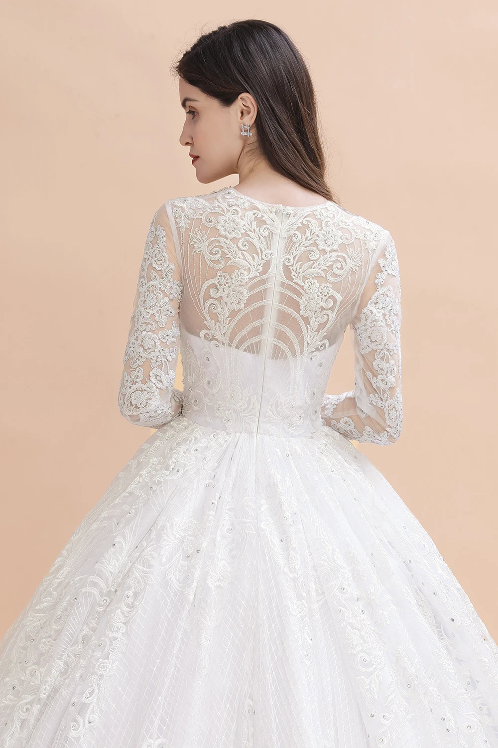 Real Photo Arabic Ivory Wedding Dress Luxury Crystal Beading Lace Ball Gown Applique Long Sleeve Zip Design Wedding Gowns