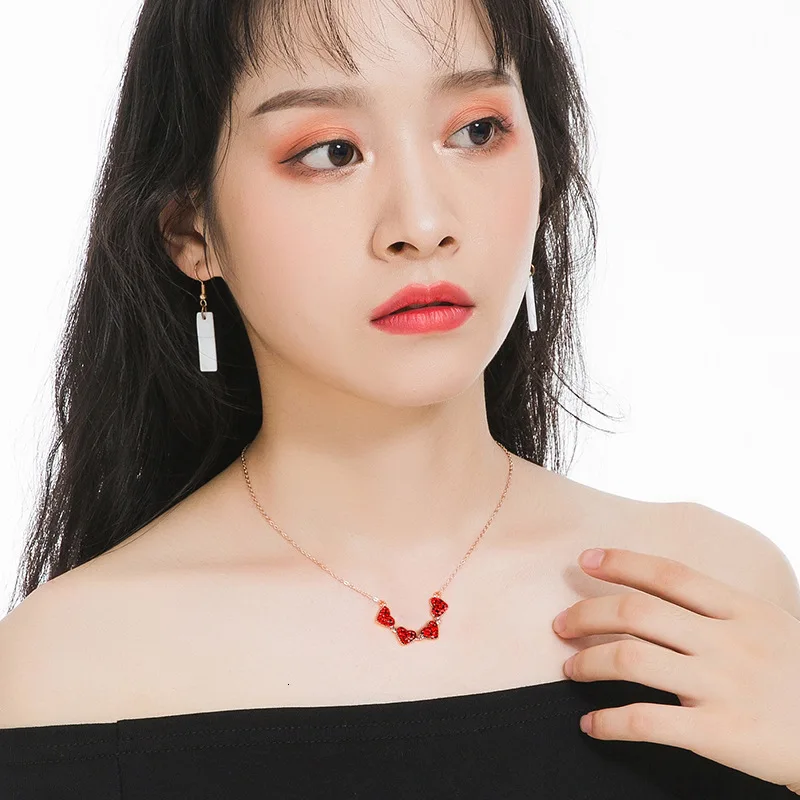 

Fashion Women Girls Alloy Necklace Creative Red Blue Double Sided Four Heart Clover Pendant Lucky Grass Clavicle Chain Necklaces