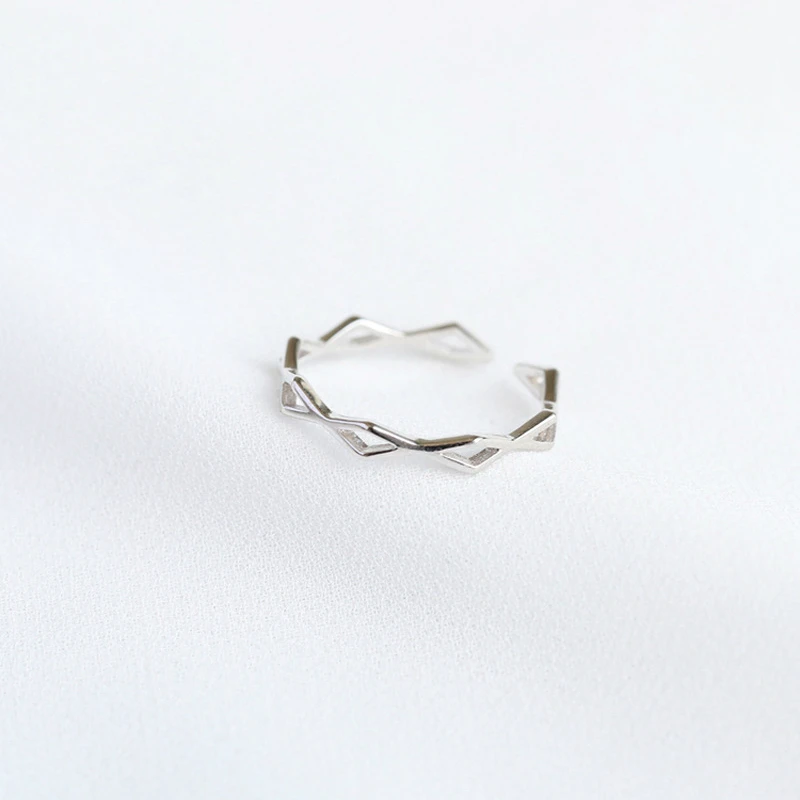 Женское Открытое кольцо с геометрическим узором серебряного цвета|Кольца для