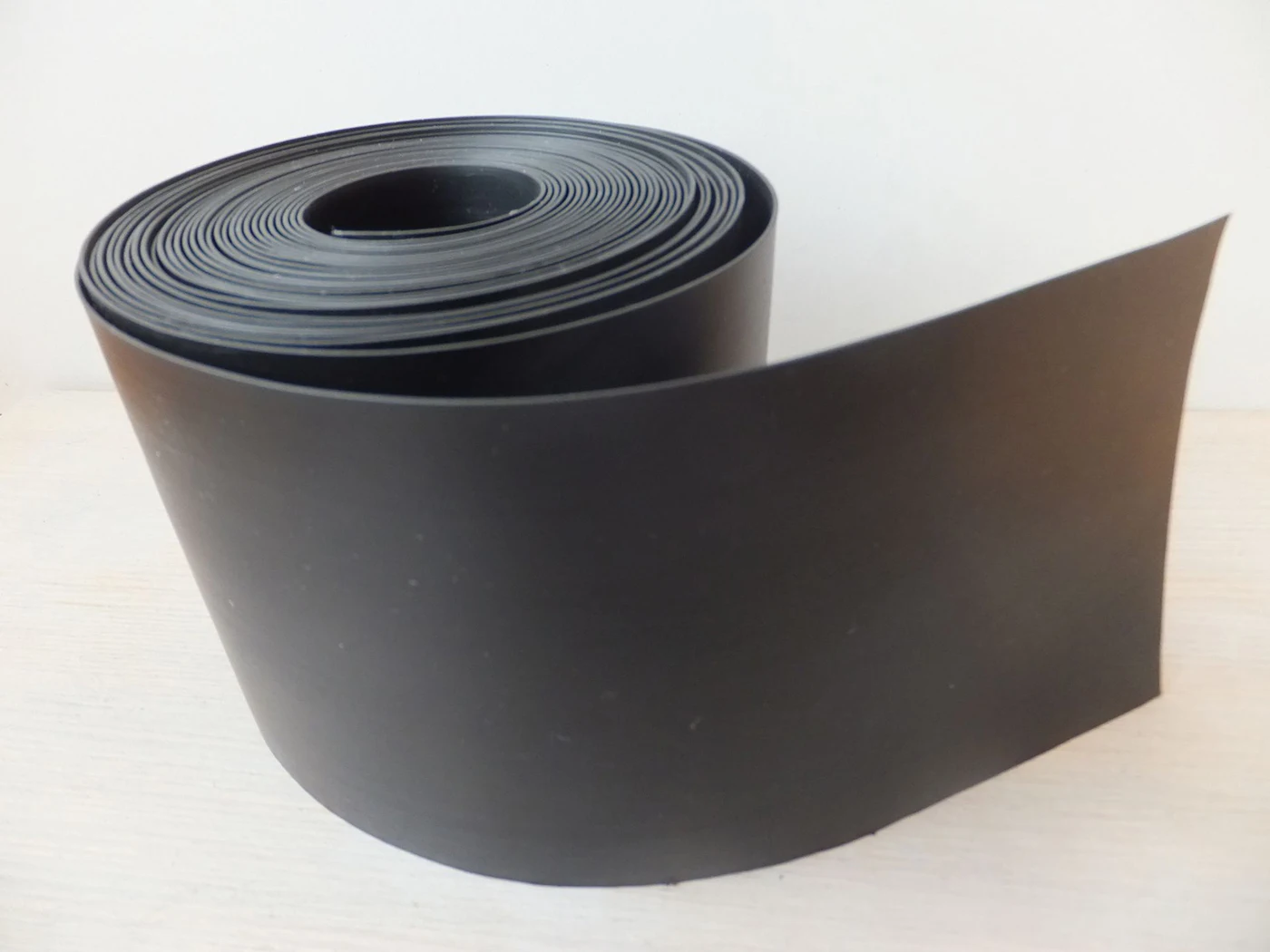 уплотнитель резиновый сп100. резиновая под ворота. порог резиновый hds-120x25. лента уплотнительная резиновая 20х2. лента эпдм (уплотнитель эзу 400\2).