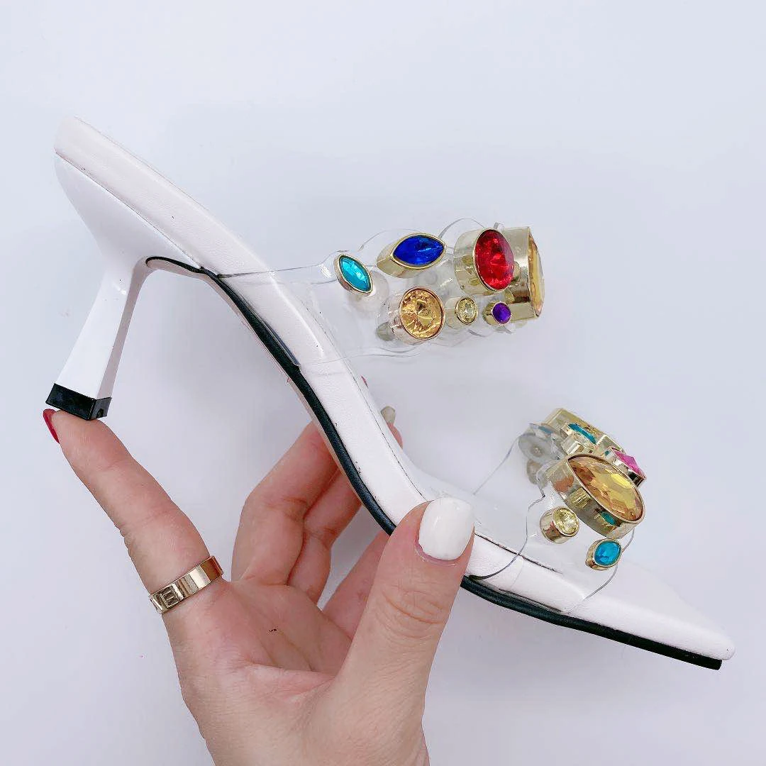 

Женские удобные дизайнерские туфли белого цвета, роскошные элегантные туфли с кристаллами, женская обувь, модные привлекательные свадебны...
