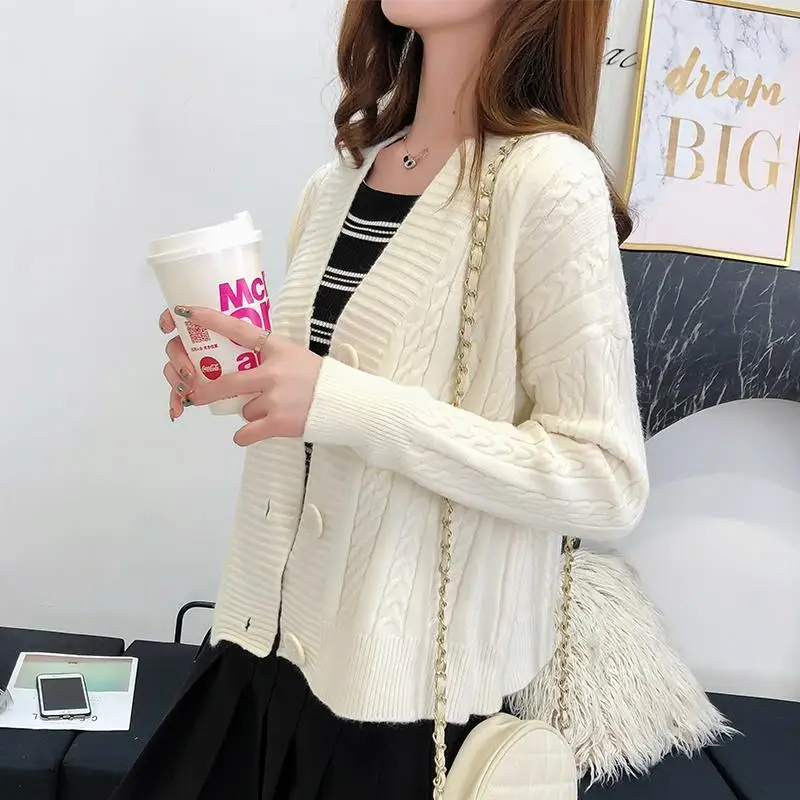 Женский трикотажный кардиган с V-образным вырезом и длинным рукавом |