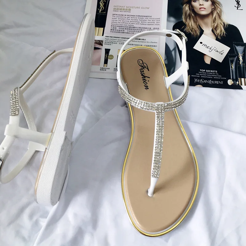 

2021 Summer New Flip-Flat Flat Fashion Casual Ladies Flat Heel Beach Shoes Rhinestone Sandals