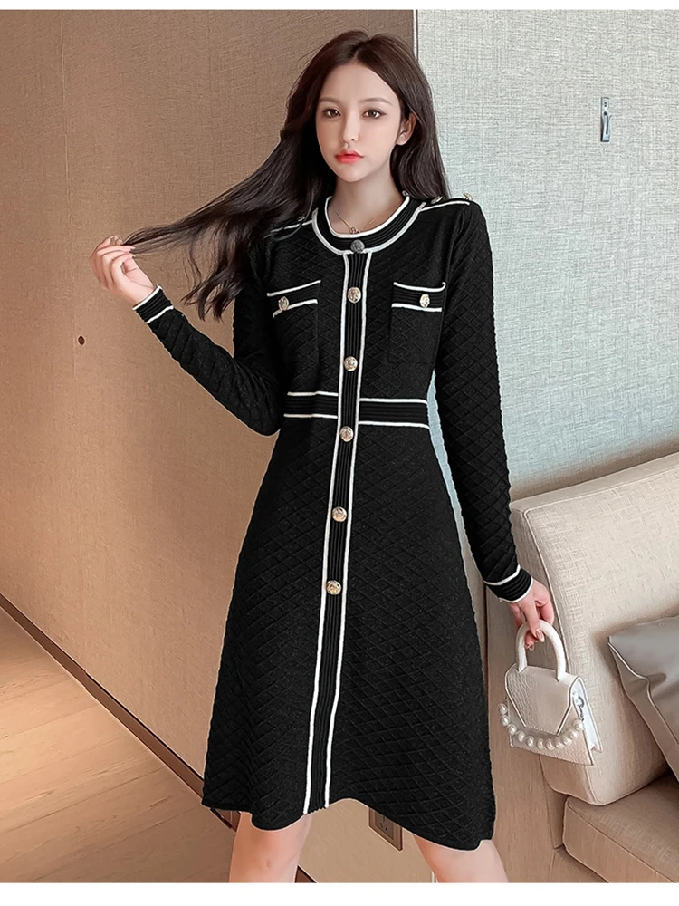 

2020 Fall Winter New O-neck and Long Sleeve Knitted Dress Women Slim Waist Button Fashion Bright Shinny Dresses