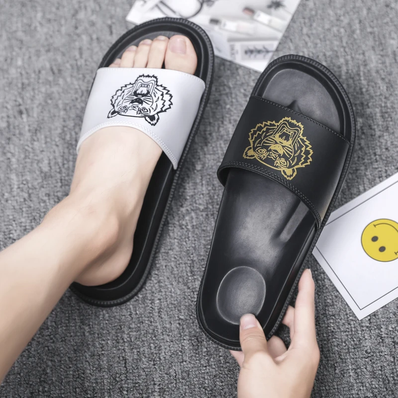 

Luxury brand designer Tiger men's slippers leisure bathroom shoes Soft slippers summer women high quality sandals