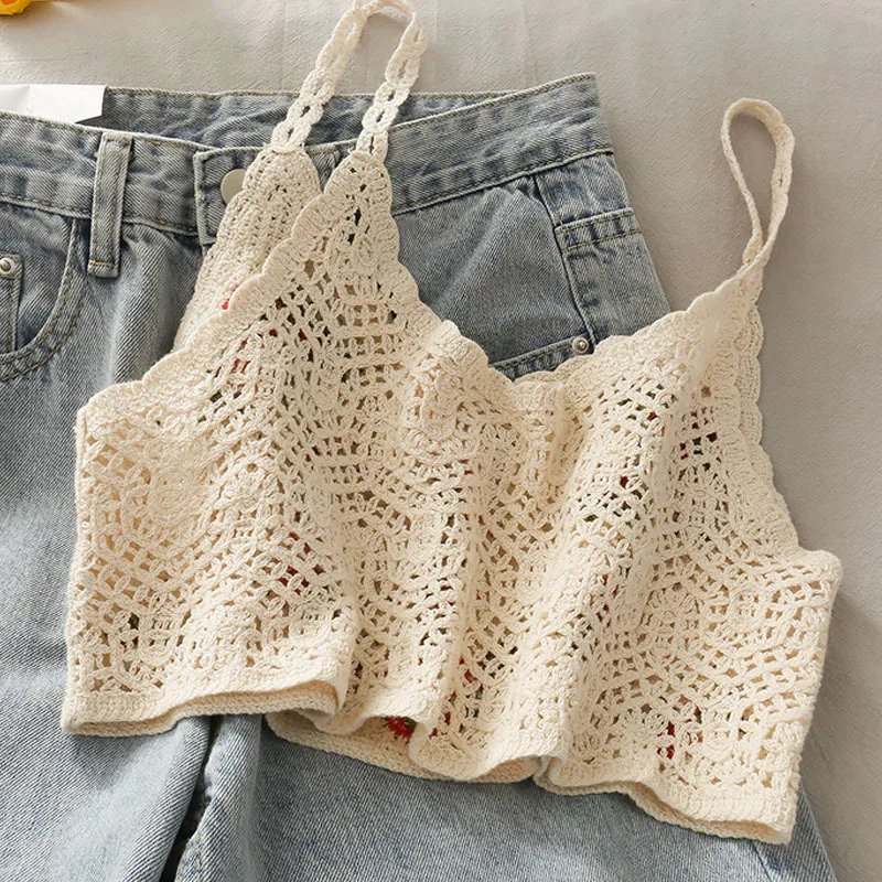 Женский укороченный топ без рукавов вязаный крючком с цветочной вышивкой