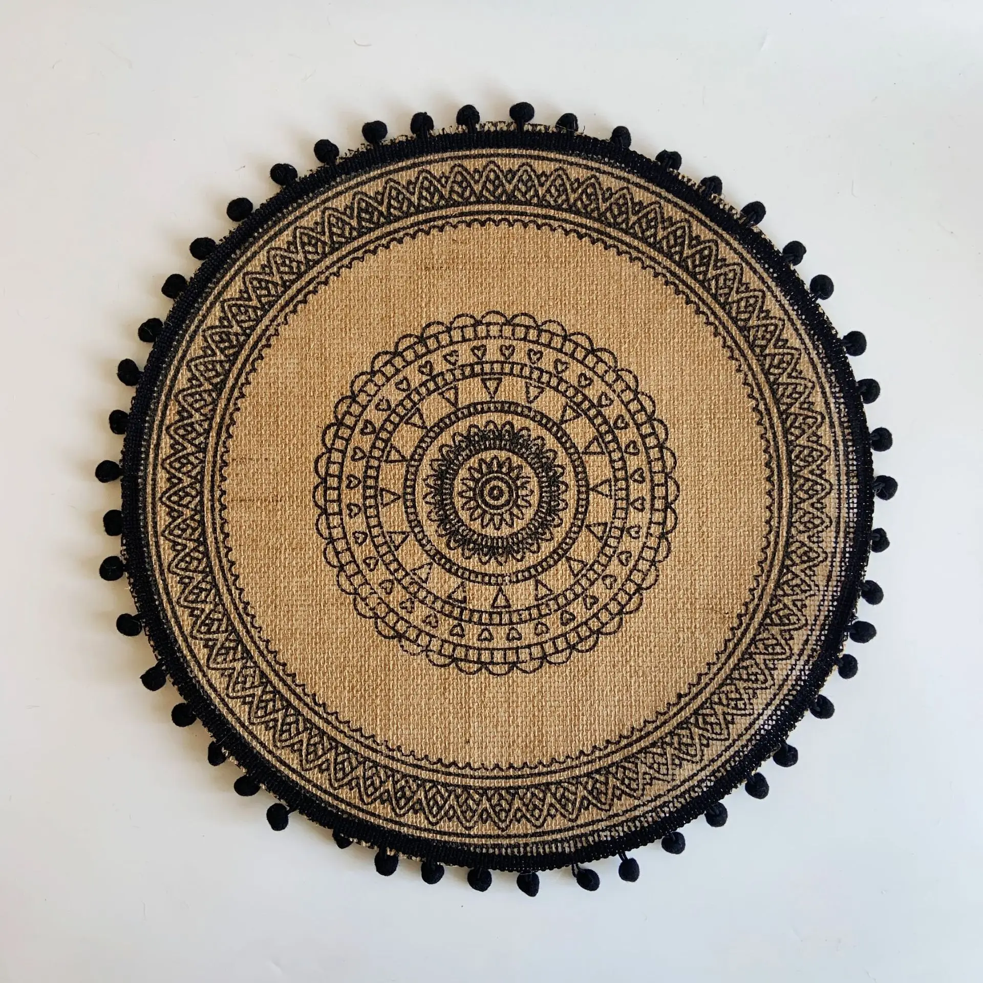 

Round Embroidery Lace Table Placemat Non-slip placemat Heat Insulation Furniture Decoration Coffee Cup Mats Kitchen Accessories