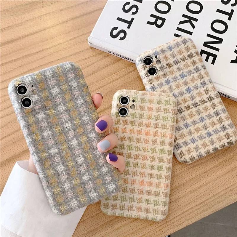 

Fashion Winter Warmth Woolen Cloth Grid Pattern Hard Case For Iphone 11 12 Pro Max 7 8 Plus Xr X Xs Se 2020 Phone Cover Fundas