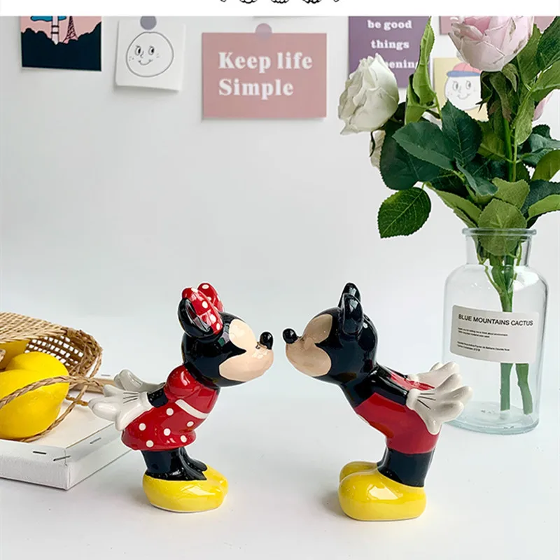 

2PCS/lot 12cm Mickey Minnie seasoning can Mickey Mouse couple pepper can seasoning bottle ceramic creative ornaments