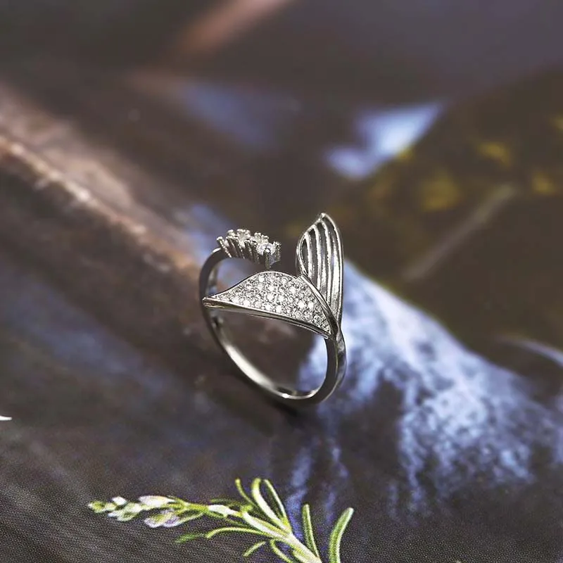 Серебряное кольцо в виде русалки с фианитом открытое регулируемое морским Китом