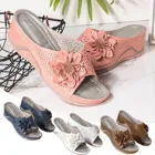 Тапочки для женщин; Коллекция 2021 года; Новинка; Модная обувь с широко открытым носком; Женские кожаные мягкие ортопедические Тапочки с подстежкой