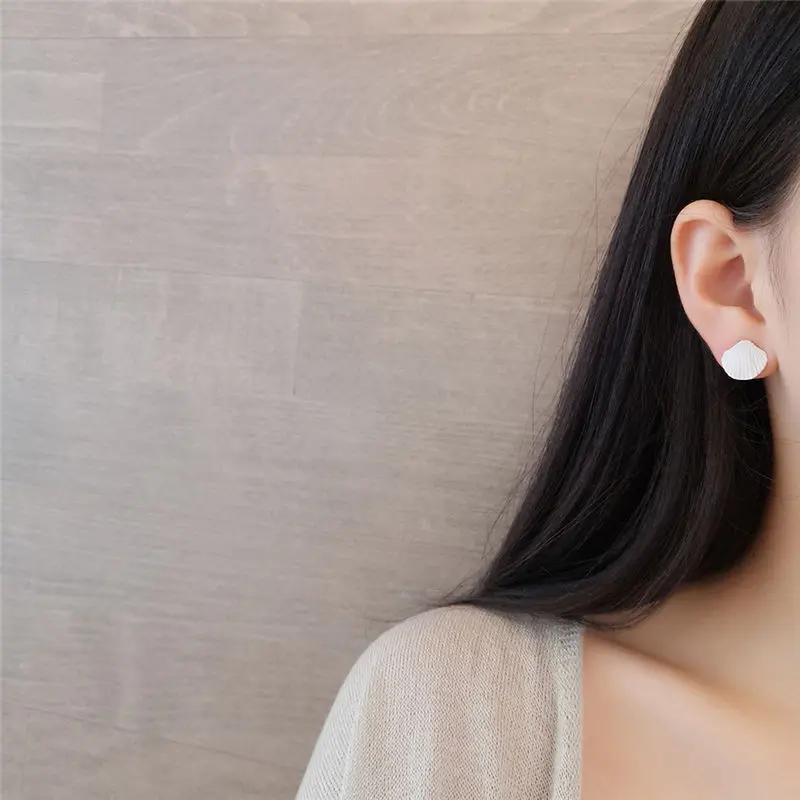 Серьги асимметричные женские из серебра 952 пробы с искусственным жемчугом и