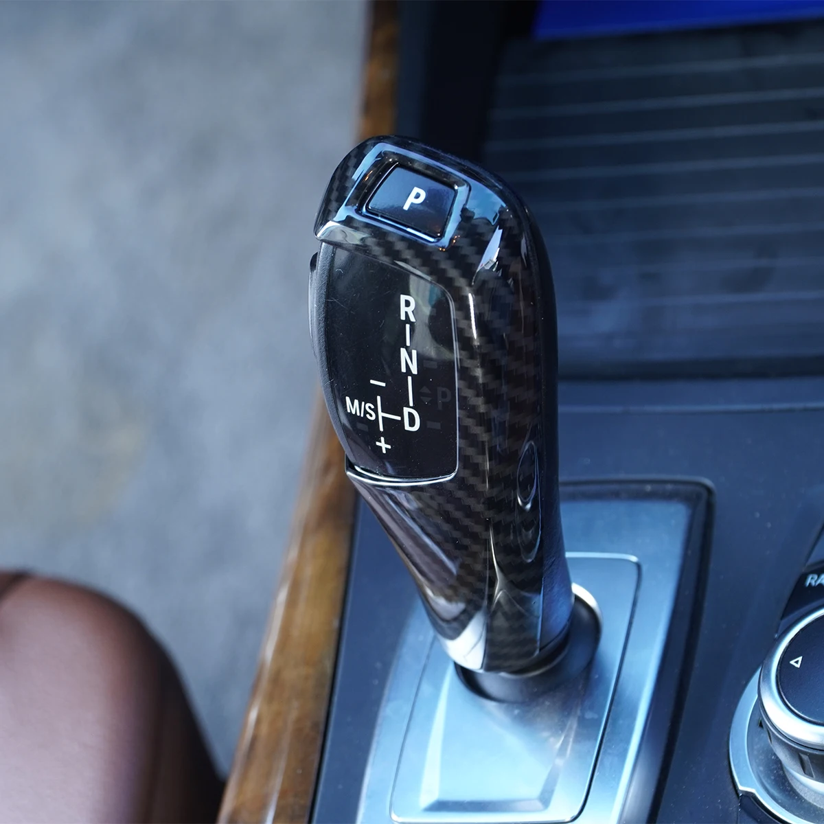 

LHD For BMW E60 E70 E71 5 Series X5 X6 Real Carbon Fiber Car Interior Gear Shift Knob Cover Decoration Auto Gear Head Cover Trim