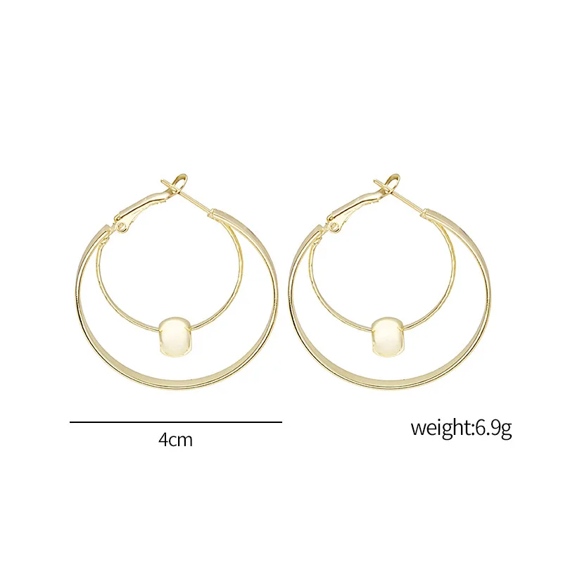 

2021 trendy French retro size circle earrings, exaggerated personality niche minimalist style metal earrings Jewelry for women