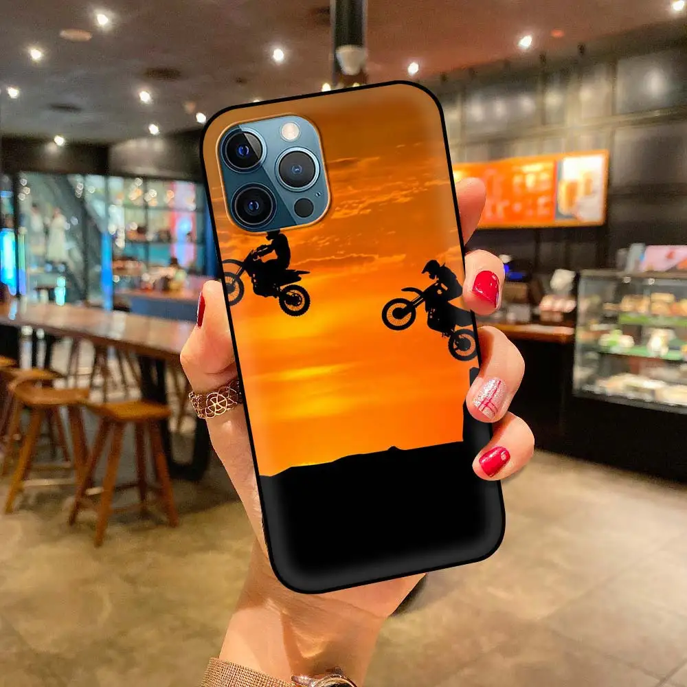 

Moto Cross Motorcycle Sports Luxury Phone Case for Iphone 11 12 Pro Max Mini SE XR X XS 8 7 6 5 5c Plus Back Cover Coque Fundas