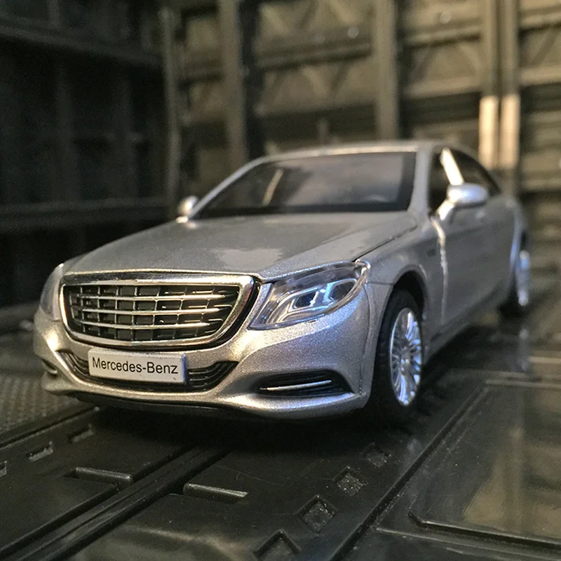 1/32 Mercedes-Benz Maybach S-CLASS S600 High simulation Alloy car model Metal material toy birthday present gift children adult