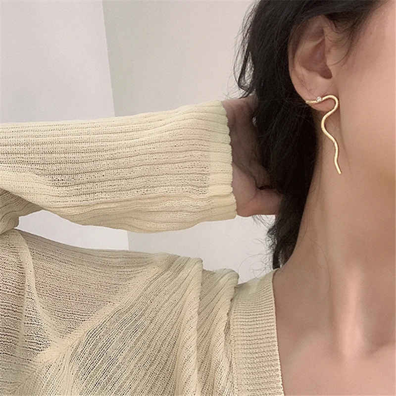 Серьги AOMU для женщин простые геометрические абстракции витая линия