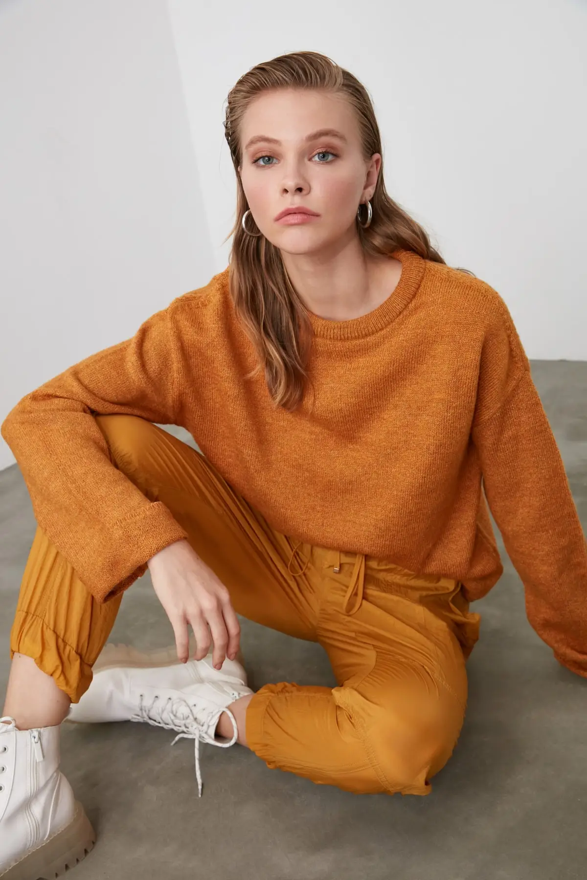 

Trendyol Bike Collar Sleeve Fold Knitwear Sweater TWOAW21KZ1508