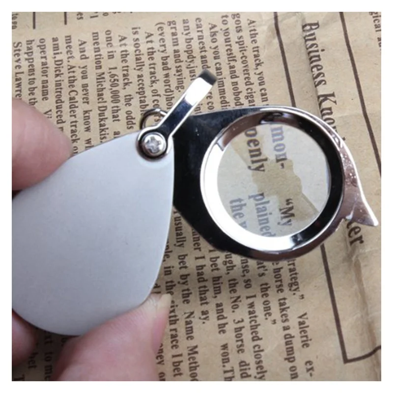 

30mm 3X Pocket Folding nifier Reading nifying Glass Loupe With Key Chain Silver