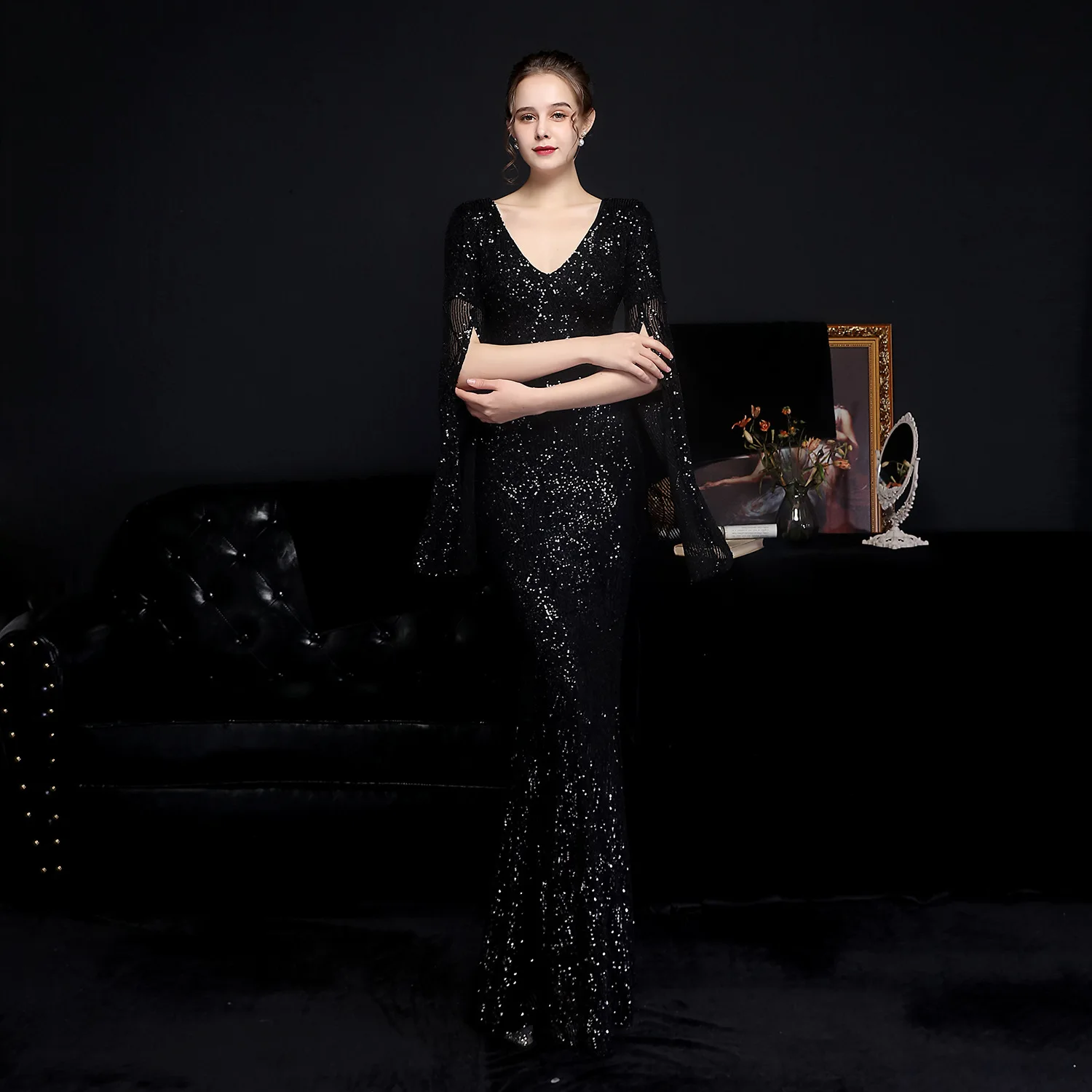 

Sequined Long Banquet V-Neck Slim Mermaid Elegant Ladies Halter Party Annual Meeting Host Party Dress Formal Wear 2021