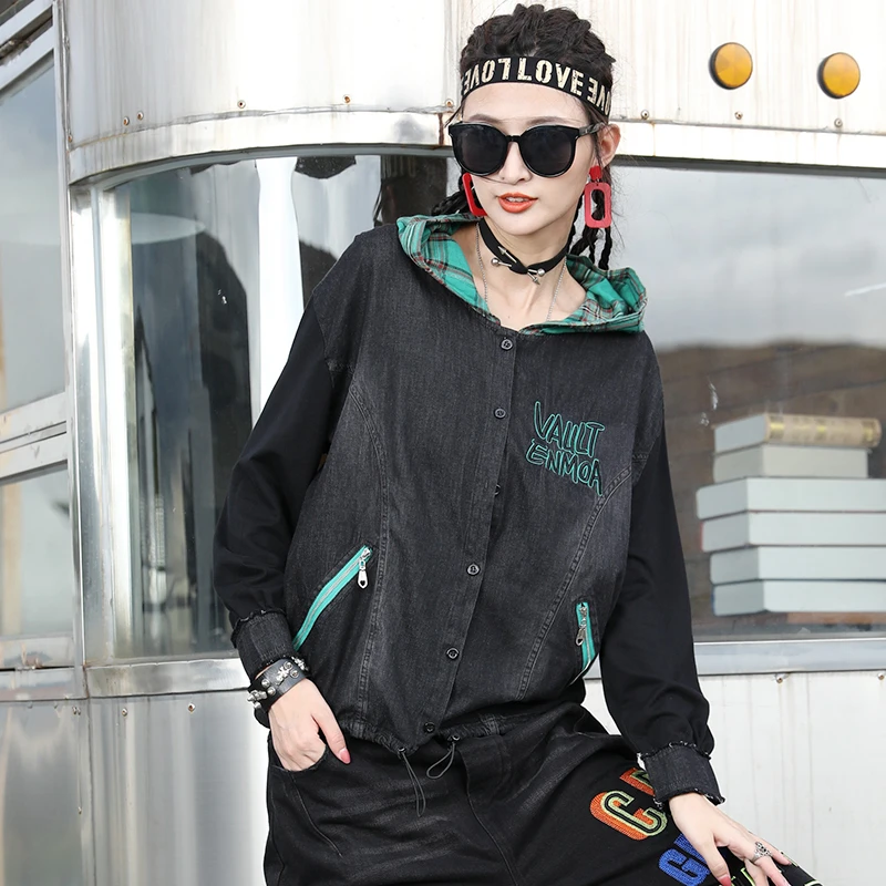 Женская джинсовая куртка Max LuLu черная Повседневная из денима в клетку с принтом