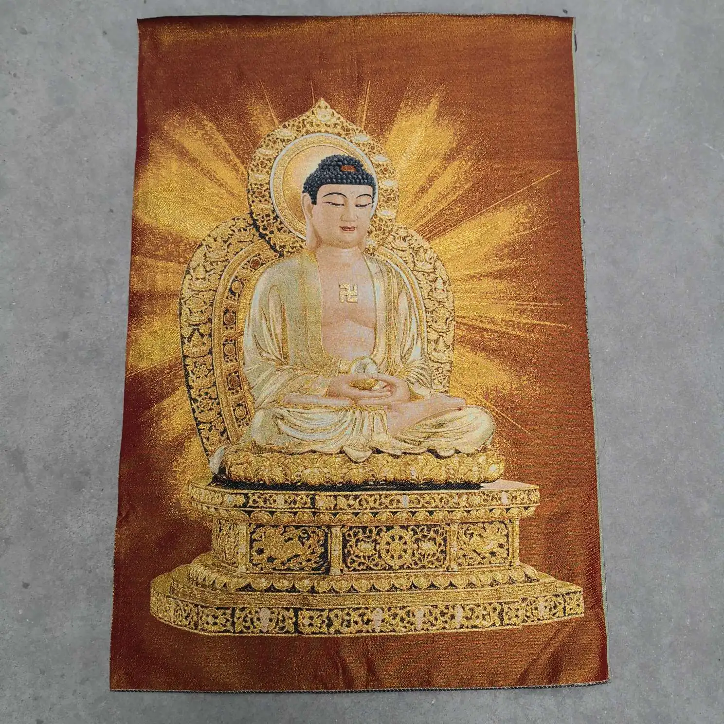 

China Embroidery Silk Thangka Fengshui " The Buddha " Painting Mural Handicraft Household Decoration