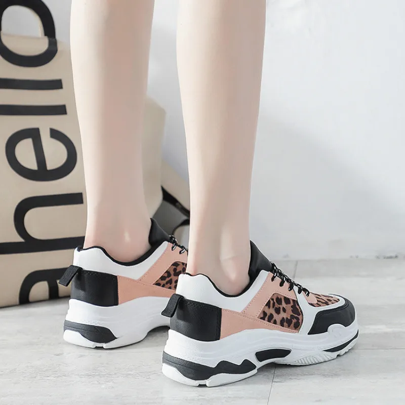 Женские кроссовки с леопардовым принтом дышащие классические кружевные