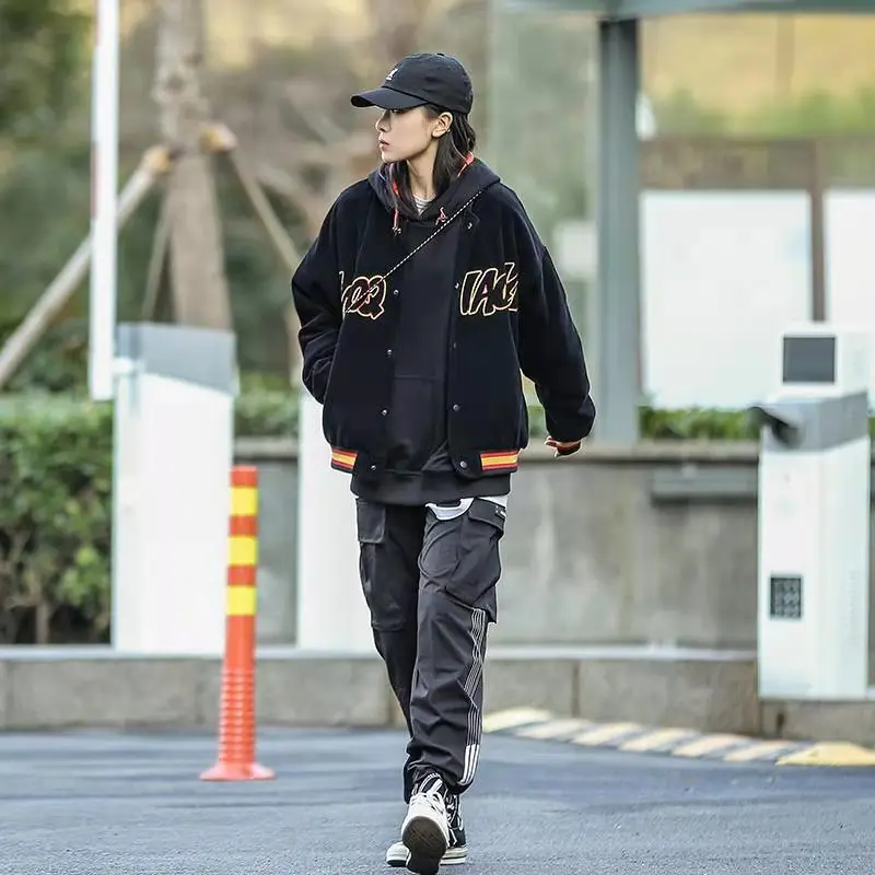 

Женский вельветовый пиджак в стиле ретро, с вышивкой