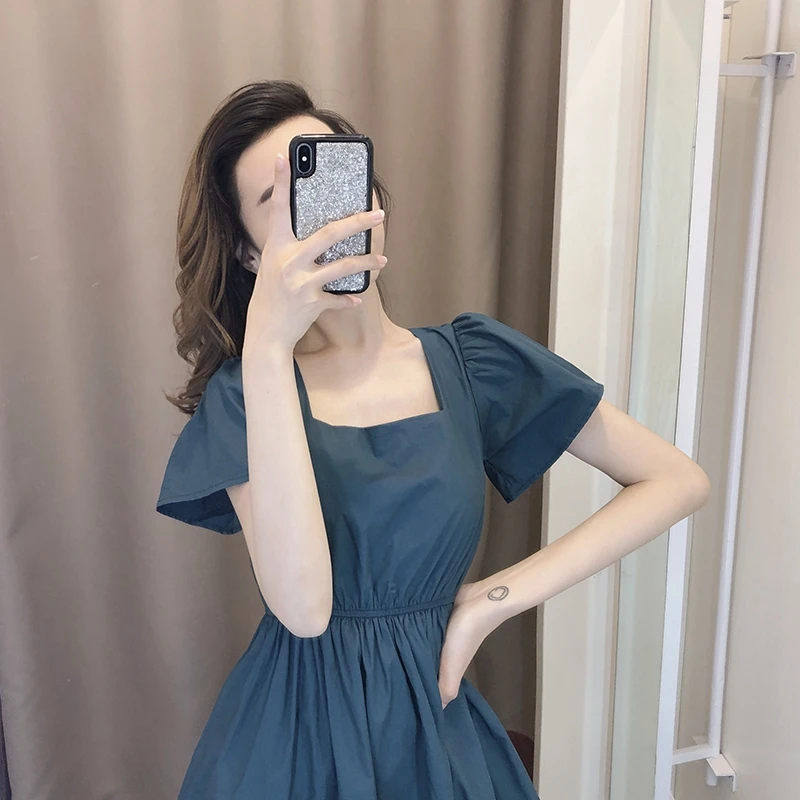 

2021 New French Retro Hepburn Style Waist-Tight Square Collar Dress Sneaky Design Platycodon Grandiflorum Temperament Dress