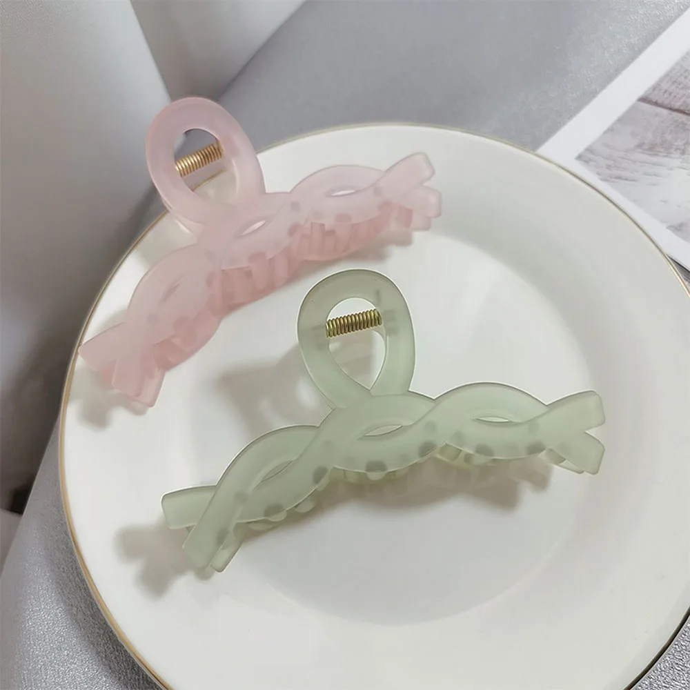 

1pcs Matte Candy Color Hair Claws Headdress Female Geometric Solid Color Large Hairpin Shark Clip Girls Hair Accessories
