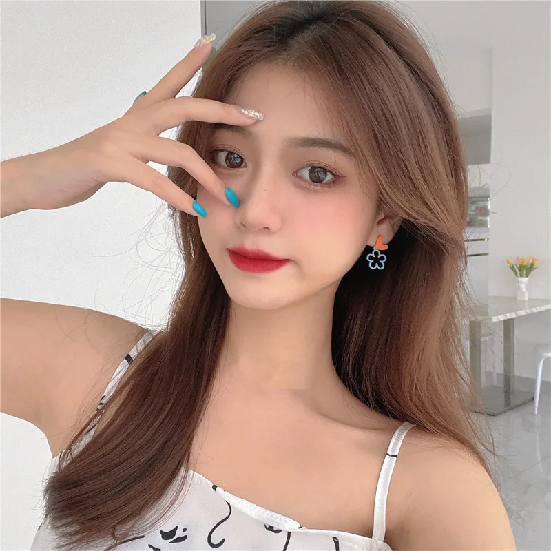 

Small Cute Flower Earrings for Women Girls Simple Korean Heart Dangle Drop Earrings Wedding Party Fashion Jewelry Wholesale Gift