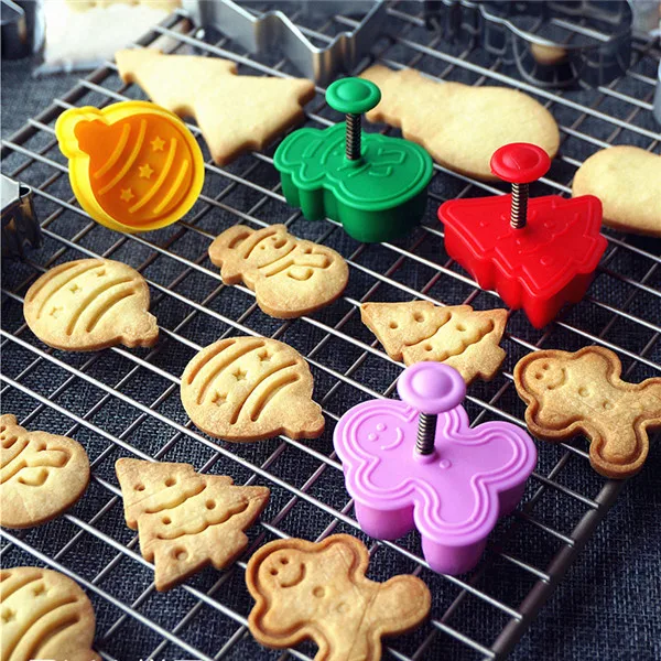 

4pcs Stamp Biscuit Mold 3D Cookie Plunger Cutter Pastry Decorating DIY Food Fondant Baking Mould Tool Christmas Tree Snowman