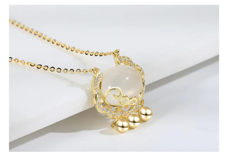 

White jade pith auspicious cloud Ruyi Ping'an lock necklace women's simple design and temperament clavicle chain