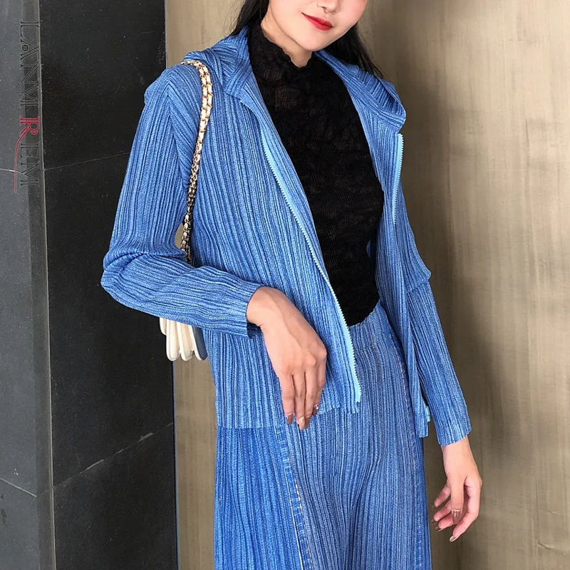 

LANMREM 2022 Весенняя новая плиссированная куртка на молнии с капюшоном, Женский однотонный топ со складками и длинными рукавами, женская модная ...