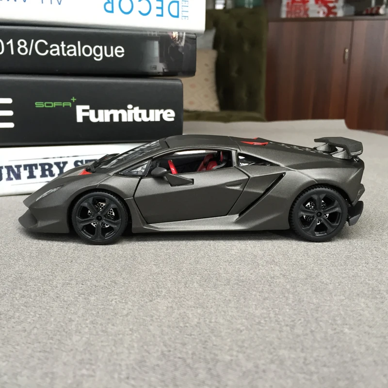 Модель автомобиля из сплава Bburago 1:24 Lamborghini Sesto Element коллекционная Подарочная