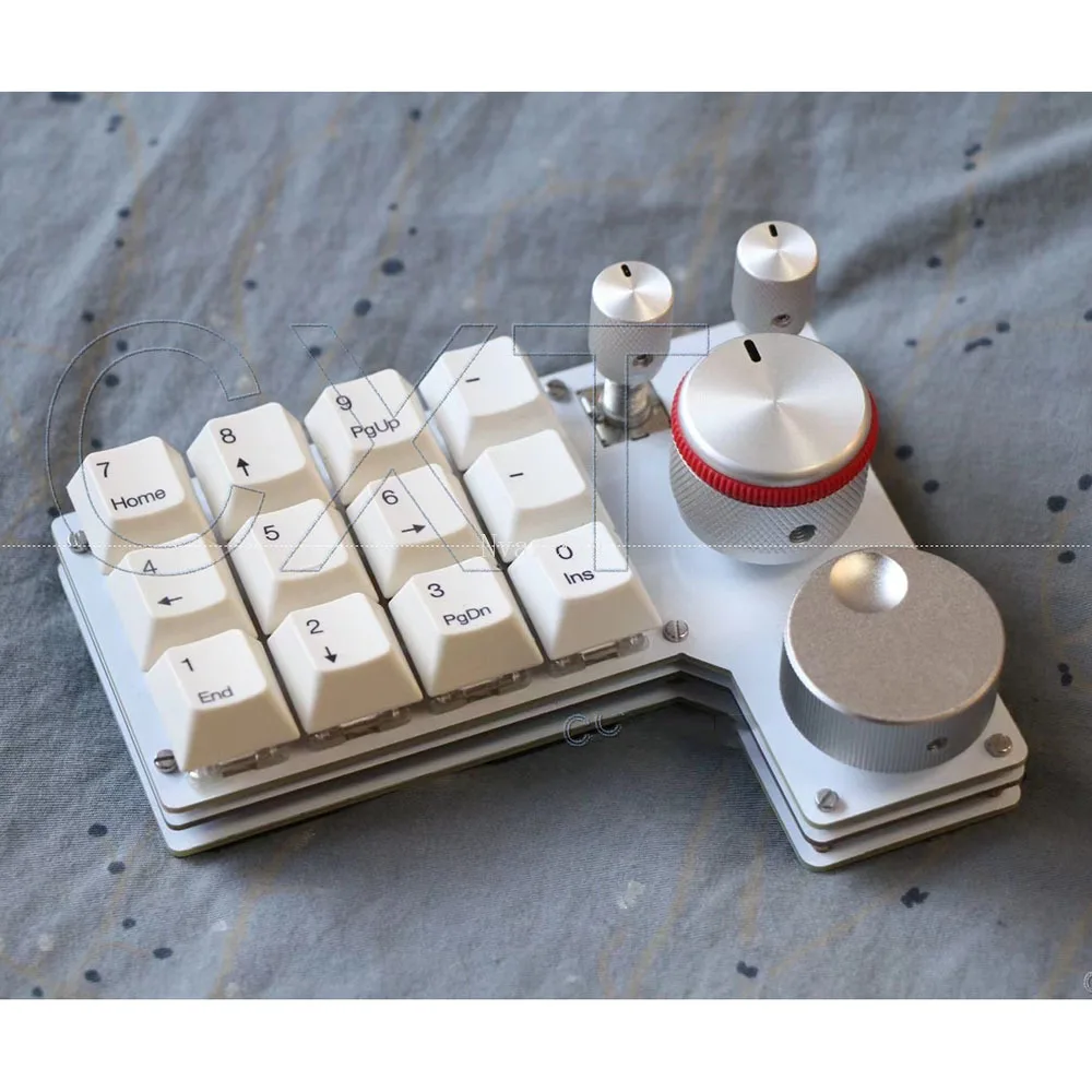 

Four knobs mechanical keyboard PAD small keyboard